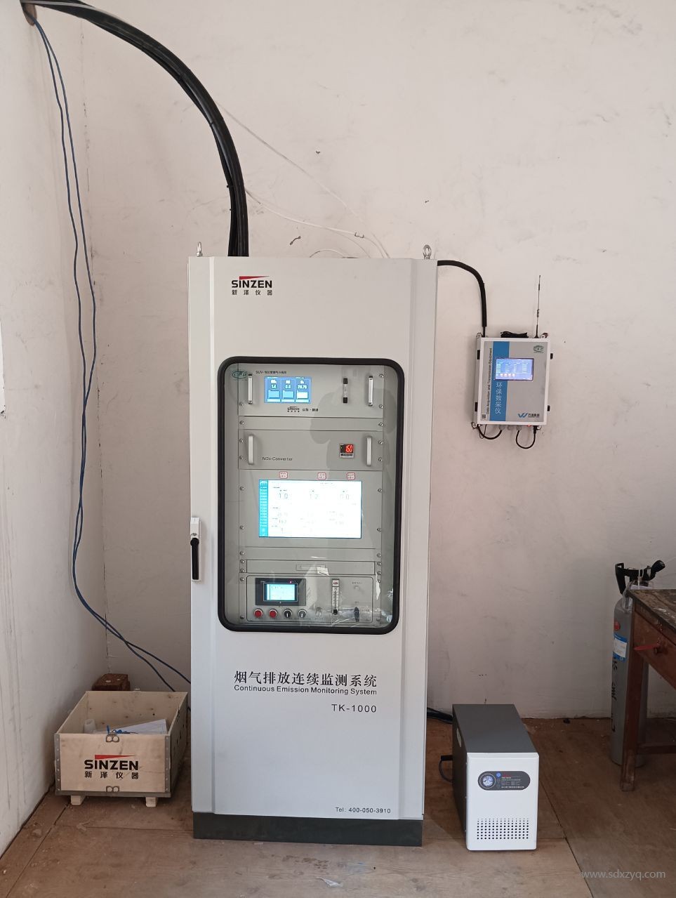 煙氣在線(xiàn)監(jiān)測(cè)系統(tǒng).jpg